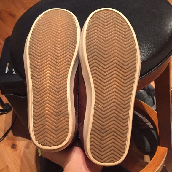 Sneakers - Picture 4 of 6